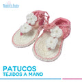 Patucos estilo sandalia tejidos a mano